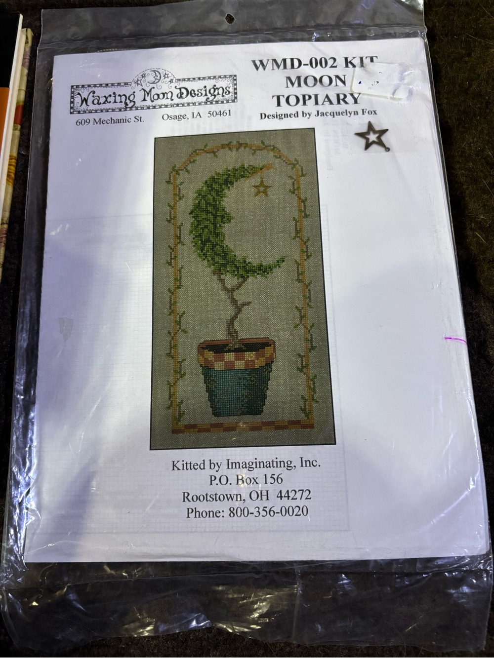 Green Moon Topiary Wall Decor Kit